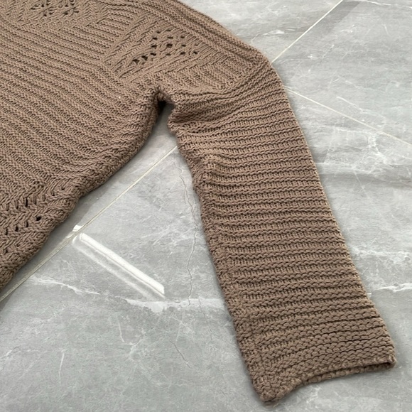 Women's Miracle City Long Sleeve Sweater Medium - Picture 4 of 13